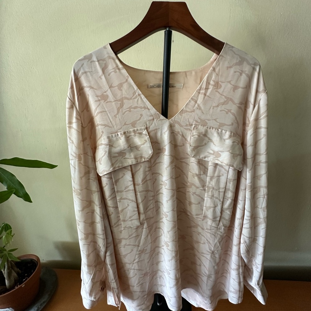 RACHEL Rachel Roy Light Pink V-Neck Blouse with Abstract Pattern